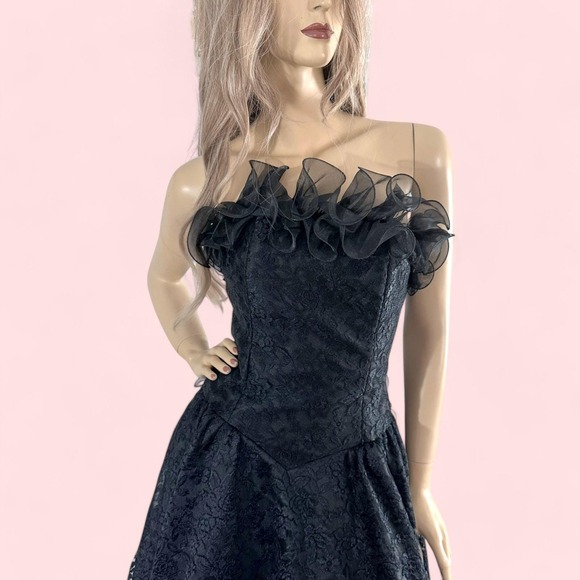 1980s Gothic Black Lace Gown | Whimsigoth Tulle Bustle | Black Wedding‎ Dress S - Picture 3 of 9